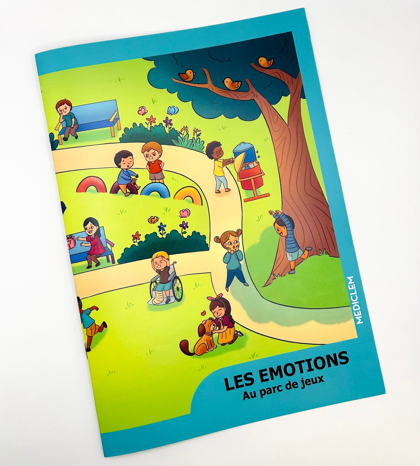 Póster y folleto LES EMOTIONS - En el patio de recreo
