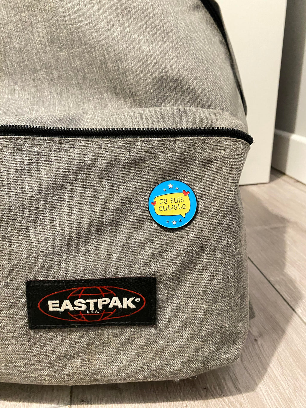 Pin's JE SUIS AUTISTE